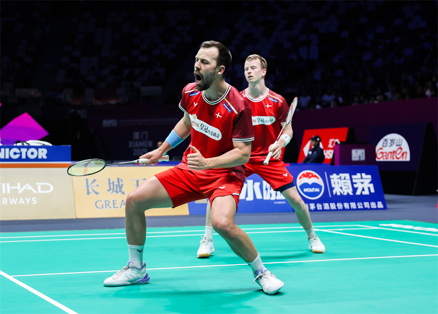 并鼓励队友 并鼓励队友