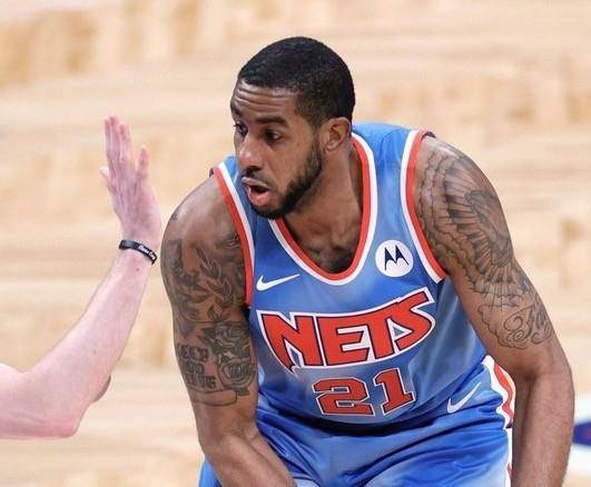 而乌拉圭则 而乌拉圭则